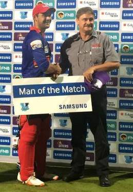 Blake Schraader receiving his Man of the Match Award, he also received the Batsman of the Match Award.
